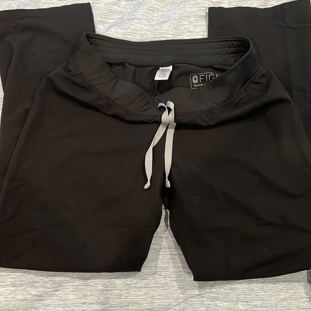Figs pants size medium in black